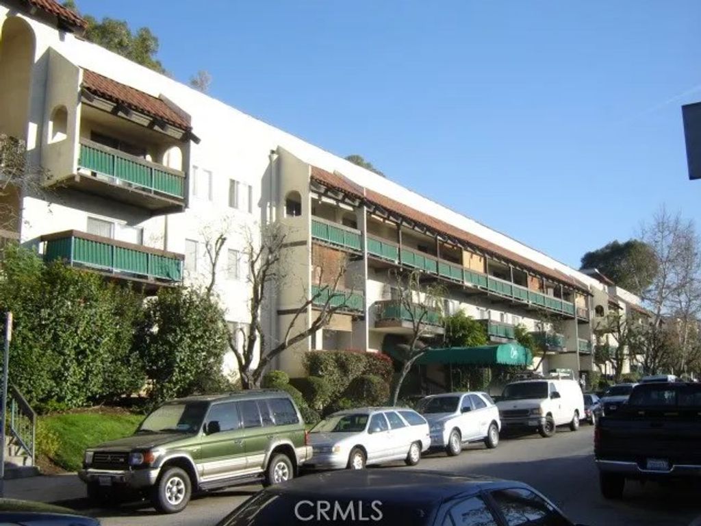 Photo of 5460 White Oak, Encino, CA 91316 (MLS # SR26095640)