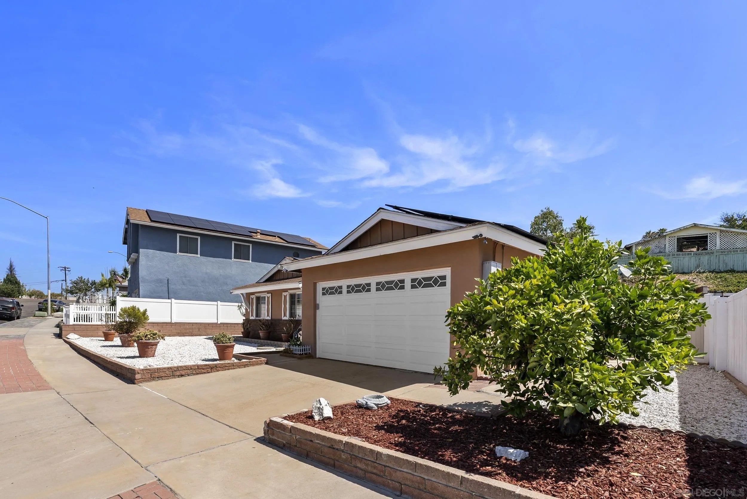 619 Meadowbrook Dr.