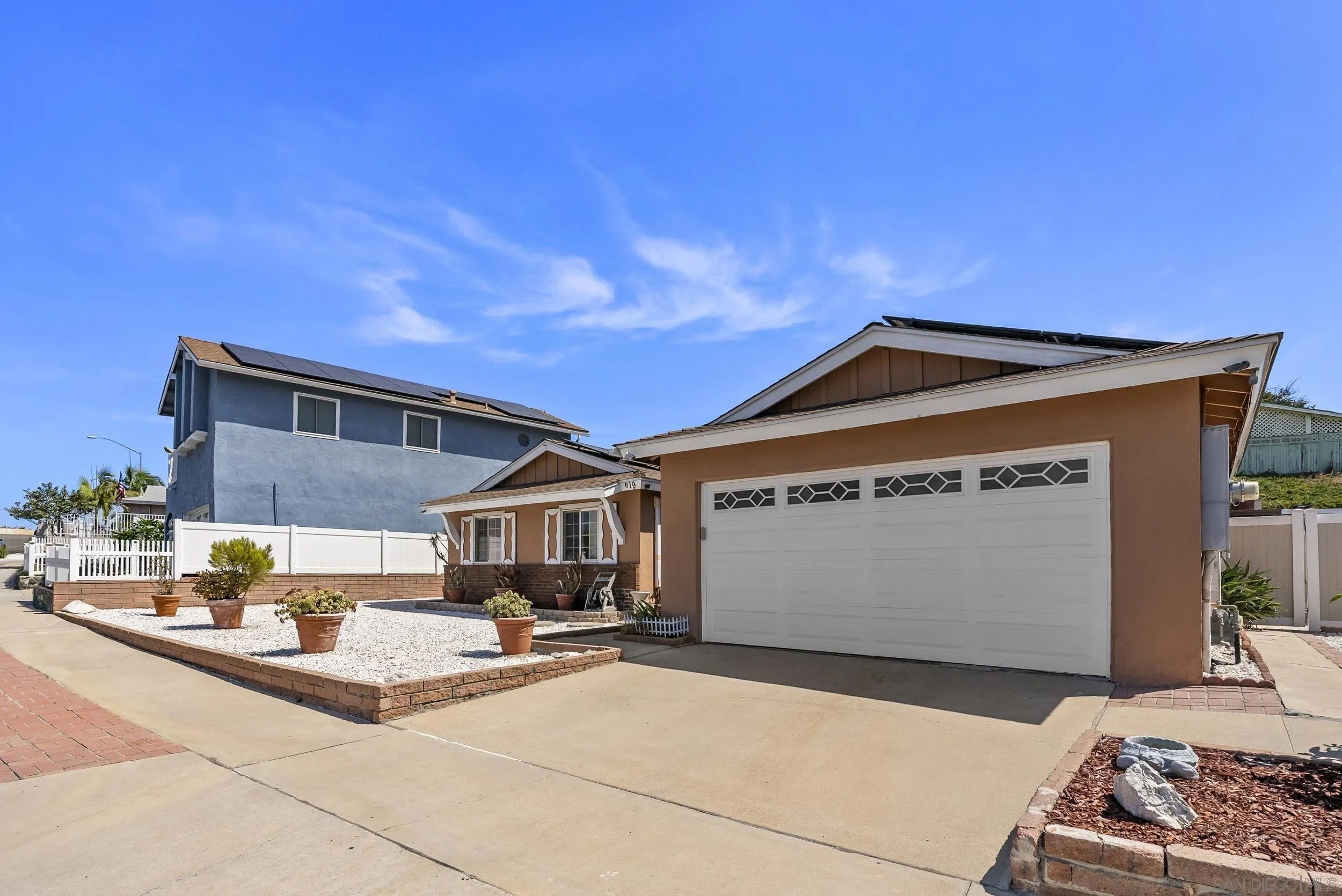 619 Meadowbrook Dr.