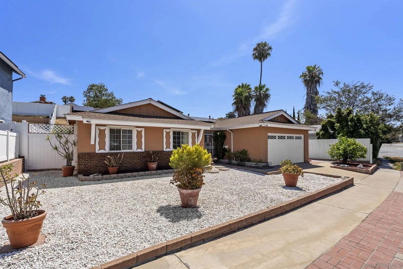 619 Meadowbrook Dr.