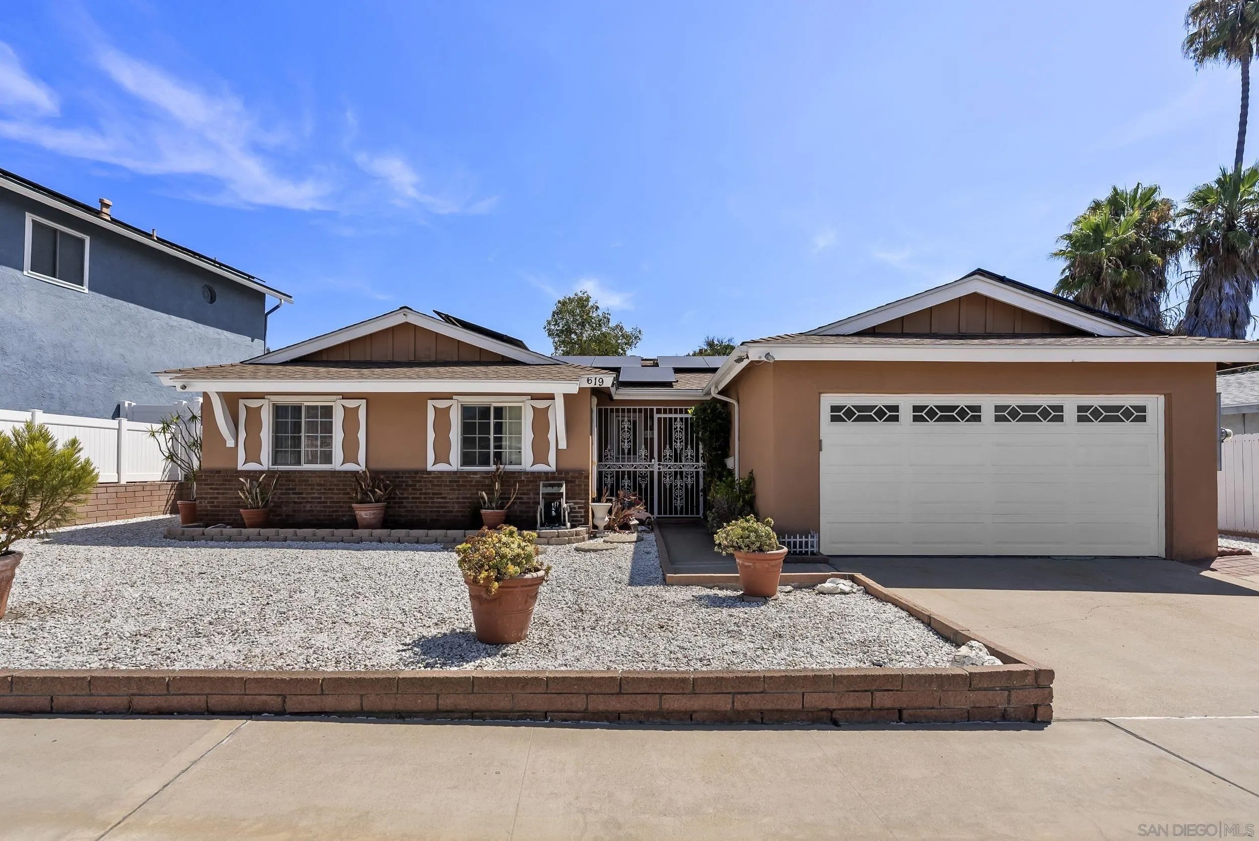 619 Meadowbrook Dr.