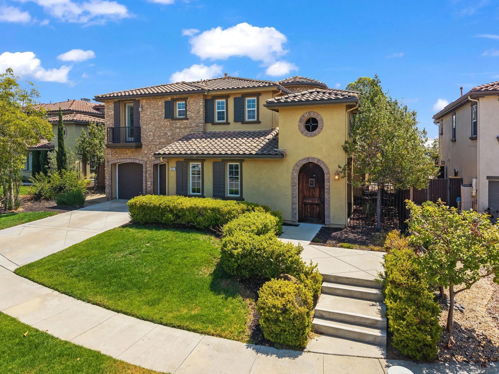5527 Alexandrine Ct