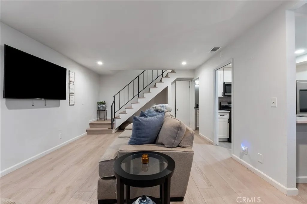 159 S Wilmington F