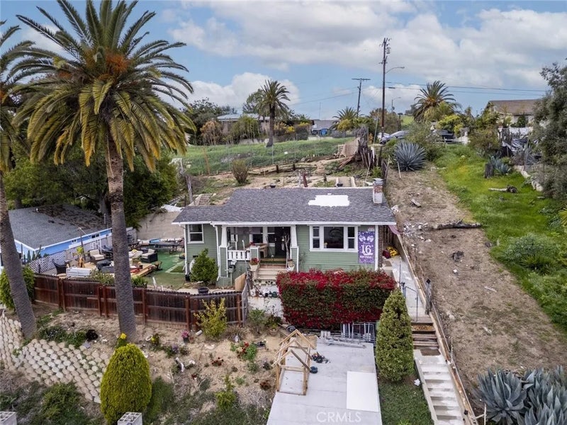 3811 Manitou