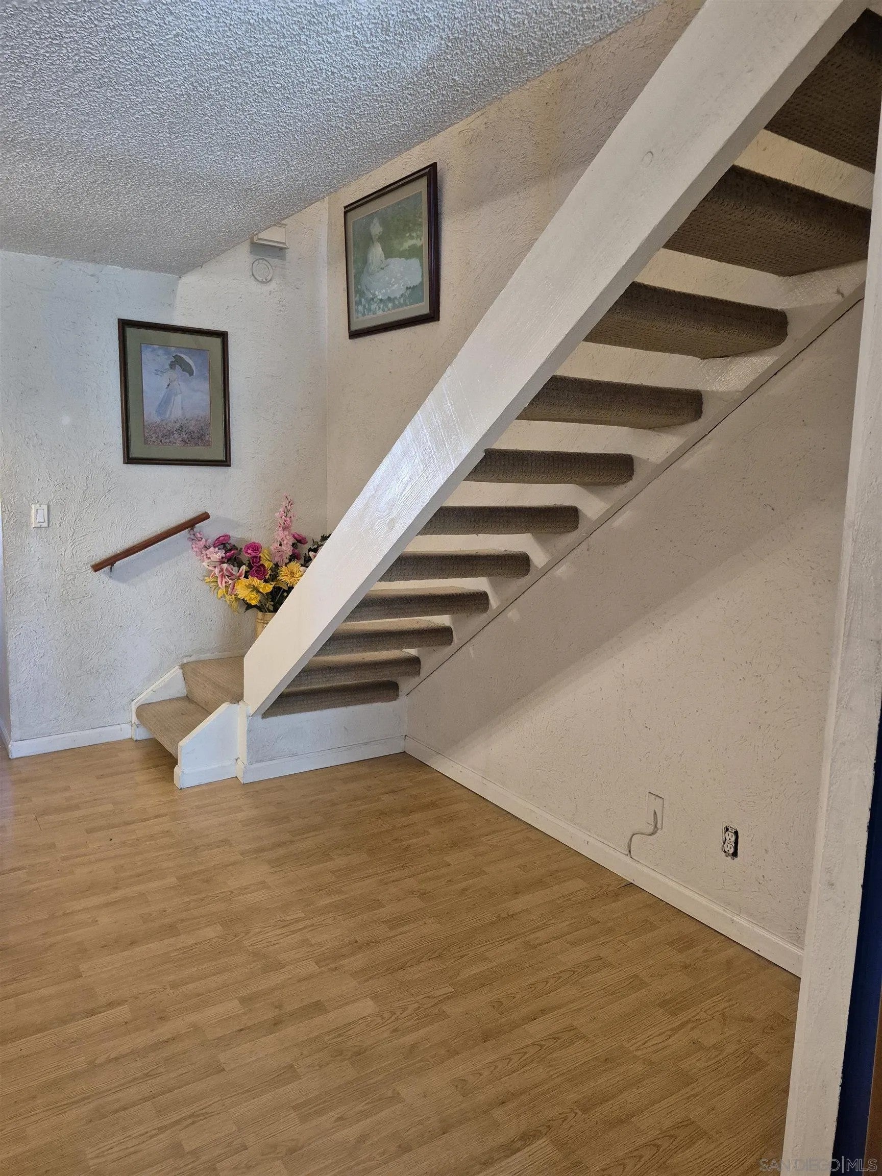 990 E Main E