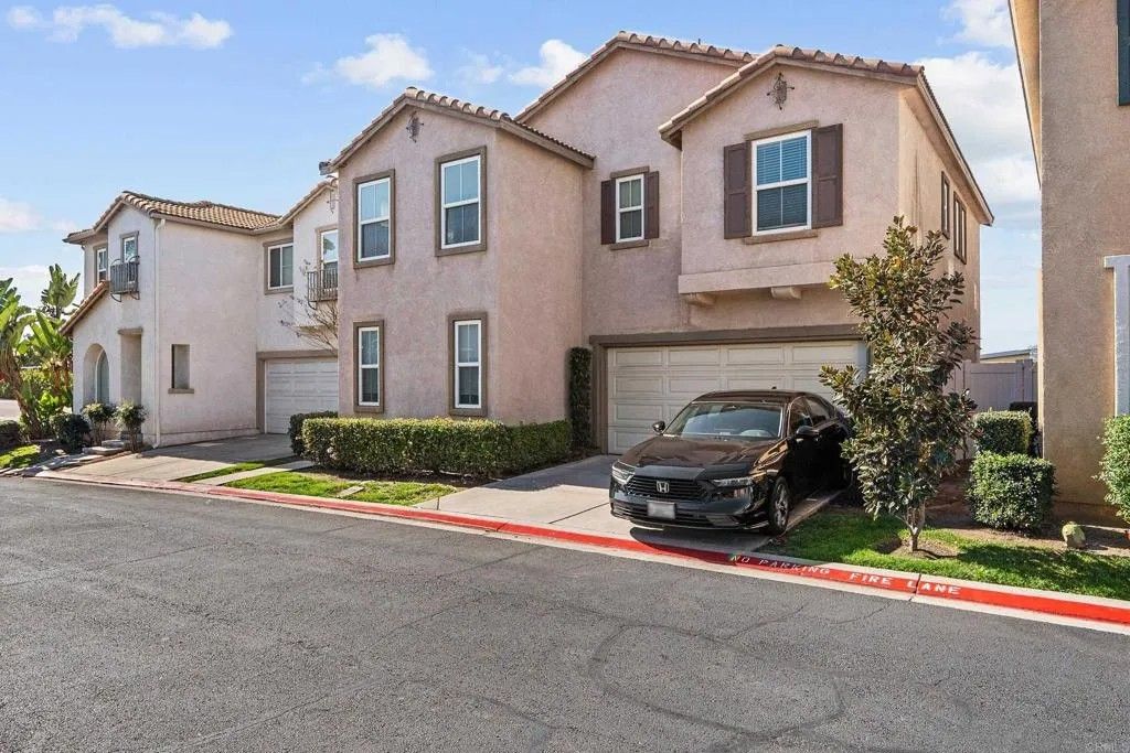 Photo of 417 Swansea Gln, Escondido, CA 92027 (MLS # NDP2601292)