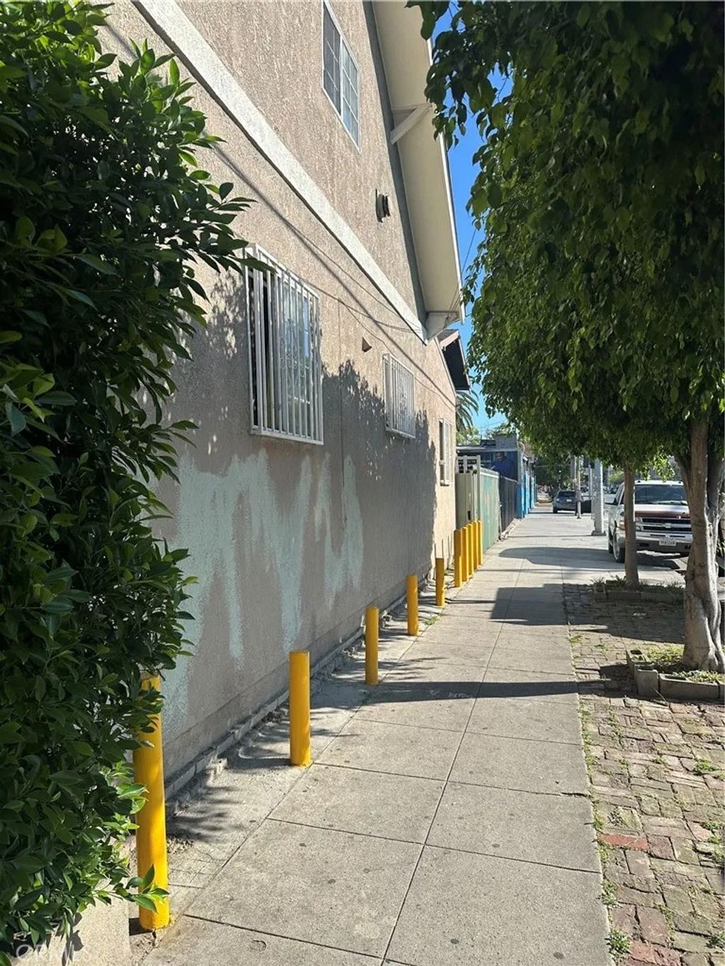 Photo of 736 W 41st Place, Los Angeles, CA 90037 (MLS # DW26081633)