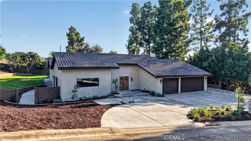 5092 E Equestrian