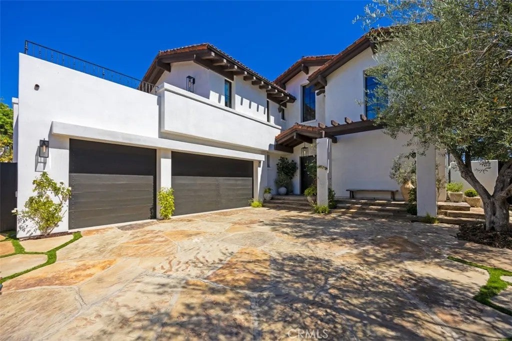 16 Pelican Point