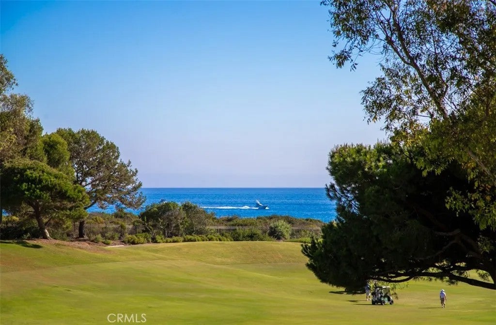 16 Pelican Point