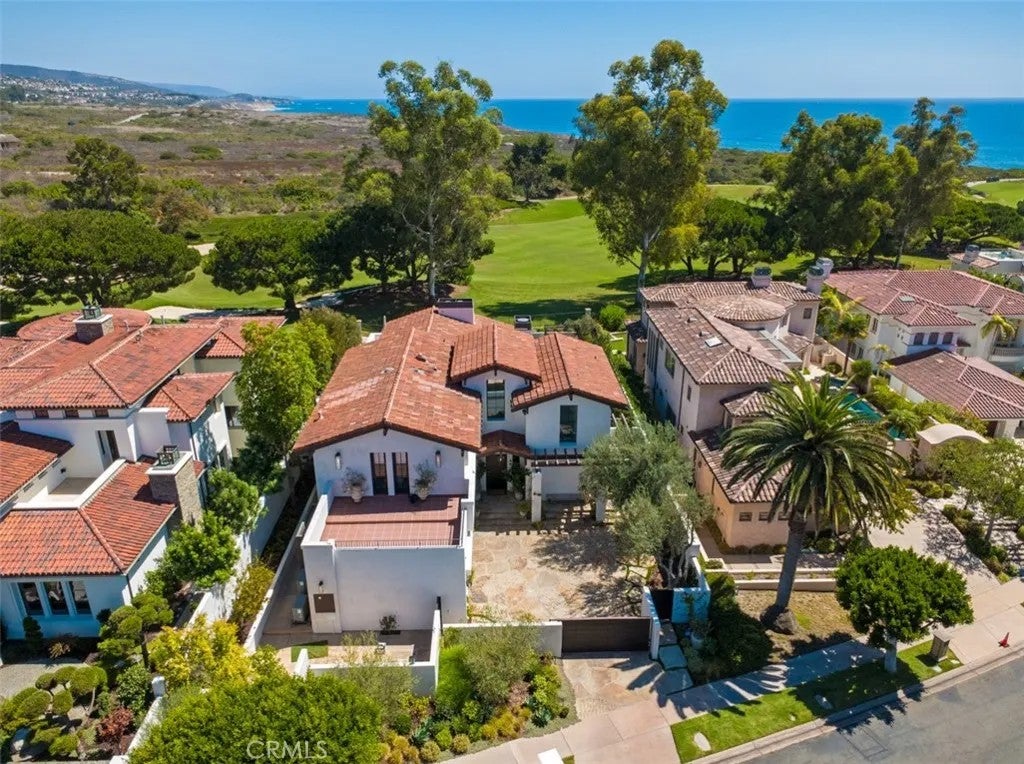 16 Pelican Point