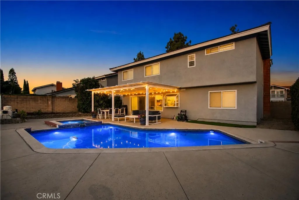 1754 Leaning Pine