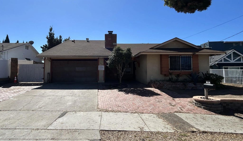 Photo of 464 E J ST, Chula Vista, CA 91910 (MLS # 260024068)