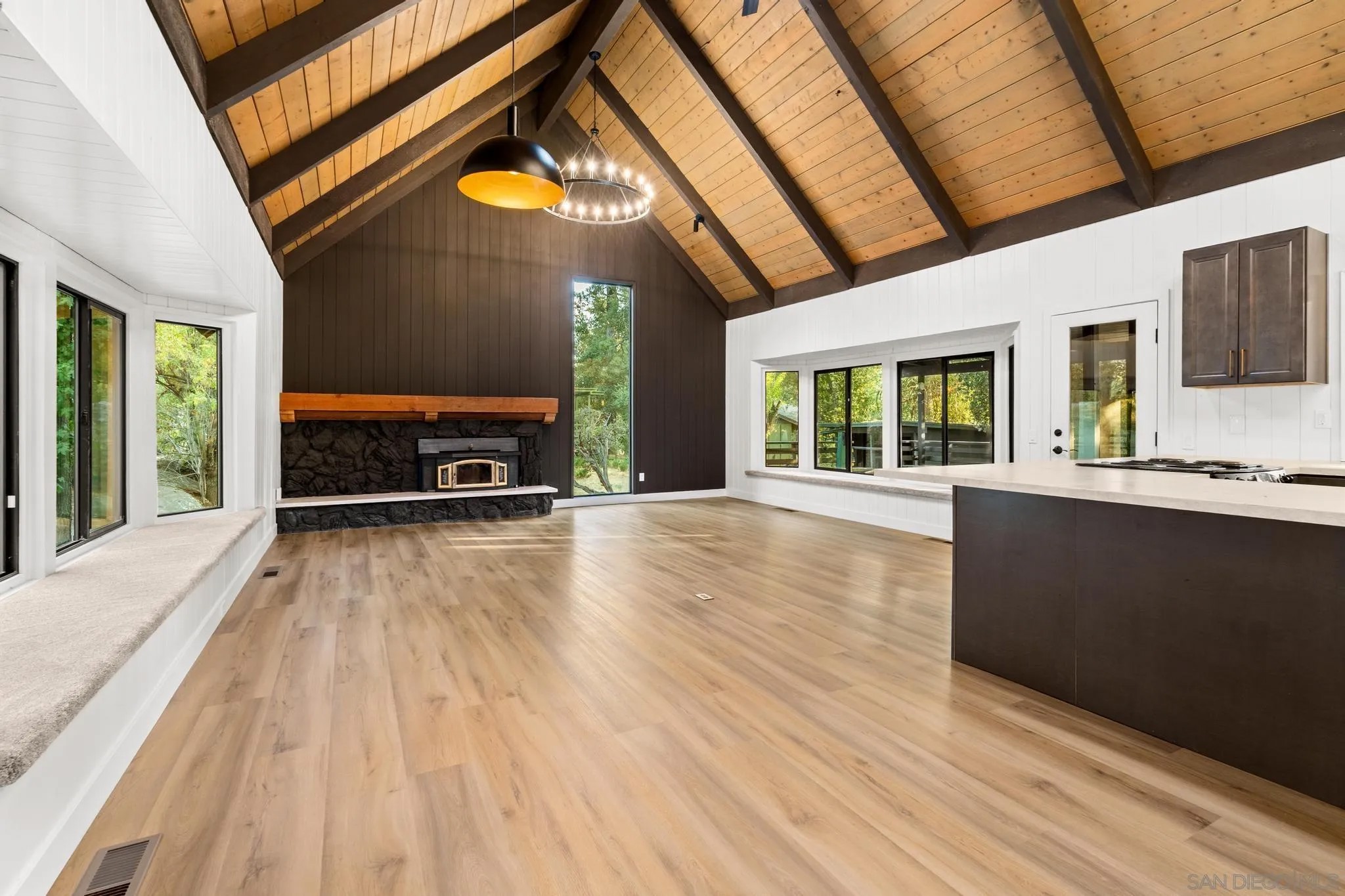 8648 Valley View Trail