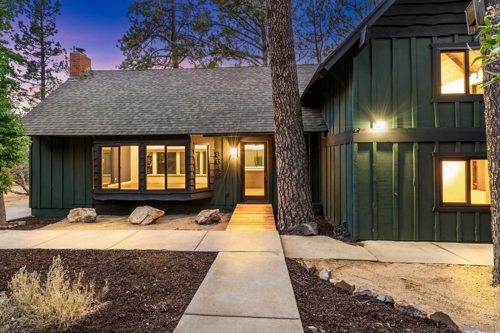 8648 Valley View Trail