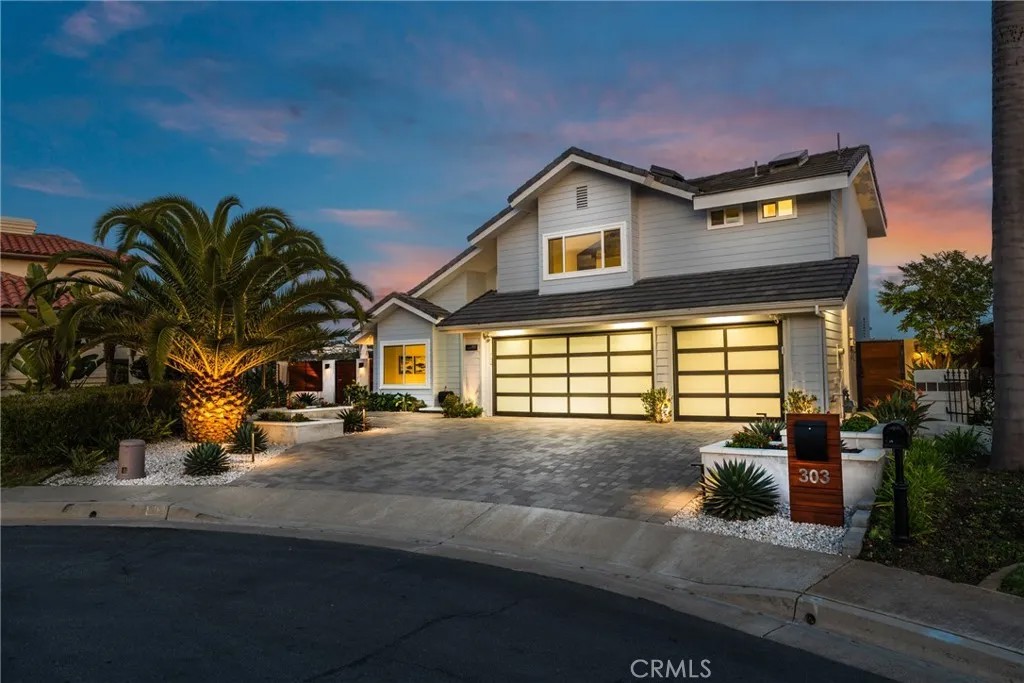 303 Calle Paisano