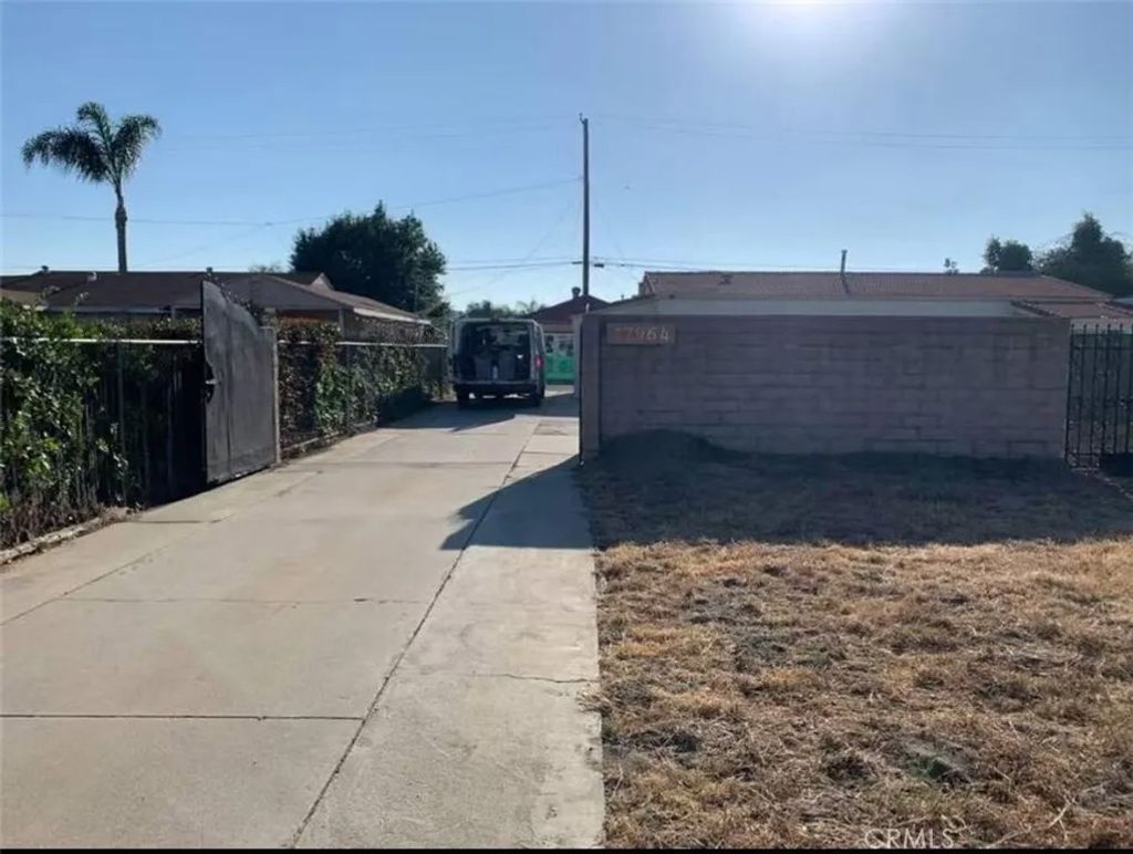 Photo of 12964 Roswell Ave, Chino, CA 91710 (MLS # TR25241253)