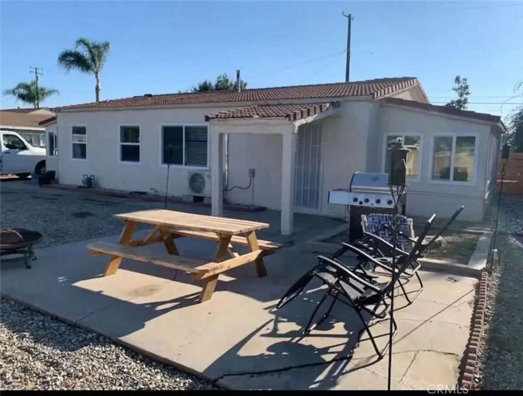 Photo of 12964 Roswell Ave, Chino, CA 91710 (MLS # TR25241253)