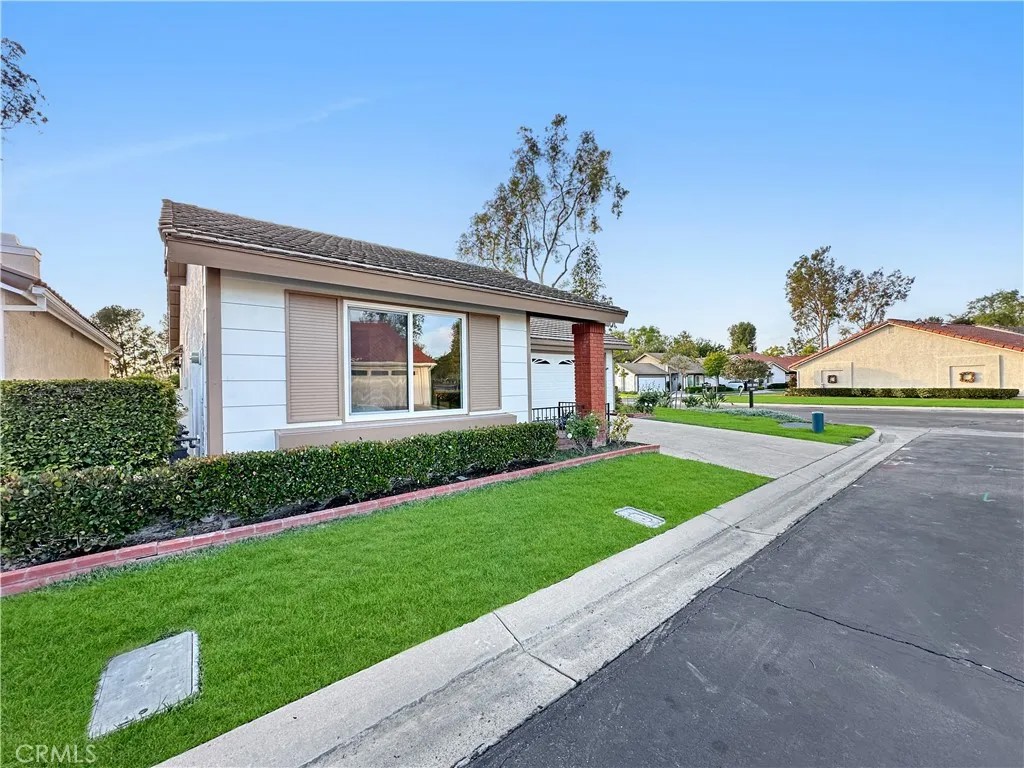 28402 Pacheco