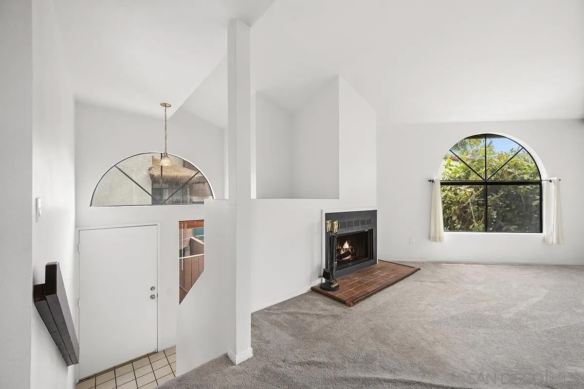 1943 Diamond St