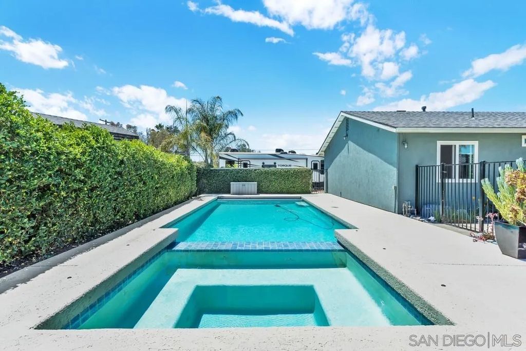 Photo of 1852 el Cajon Ln, Ramona, CA 92065 (MLS # 260012258)