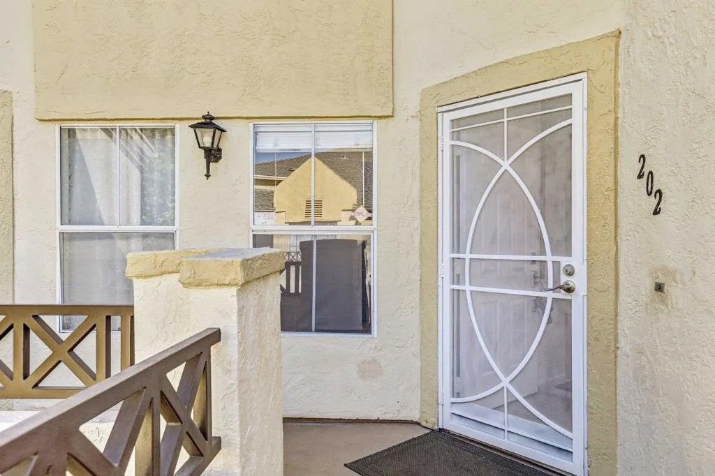 2063 Lakeridge Circle