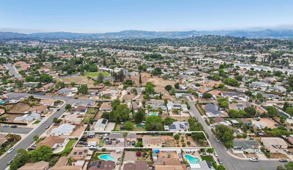 Photo of 1935 Miller AVE, Escondido, CA 92025 (MLS # 260015242)
