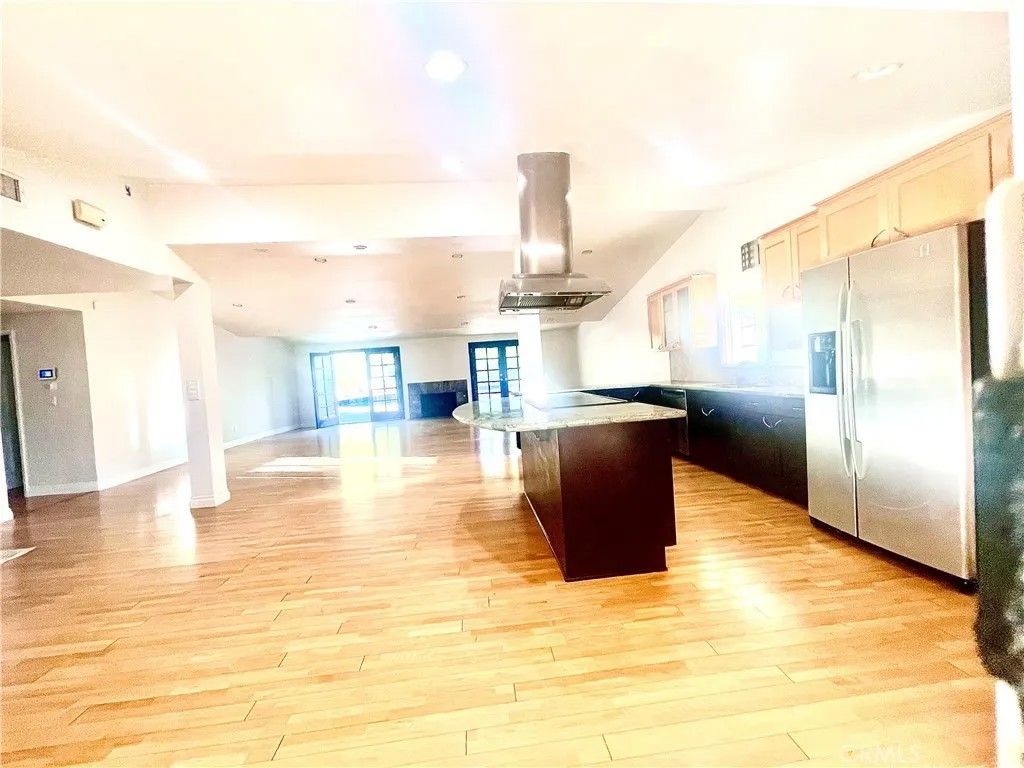 Photo of 5700 Kelvin, Woodland Hills, CA 91367 (MLS # SR25272761)