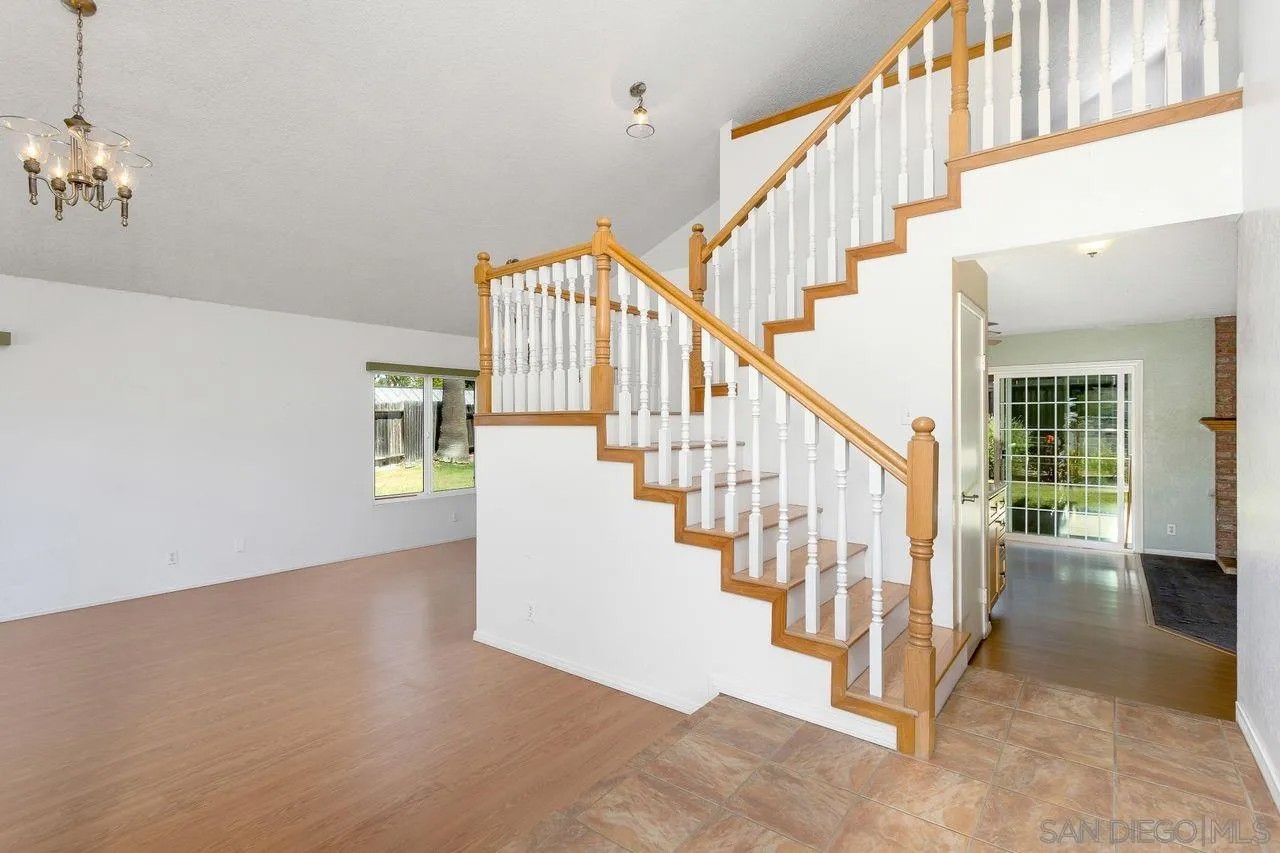 1217 Armstrong Cir