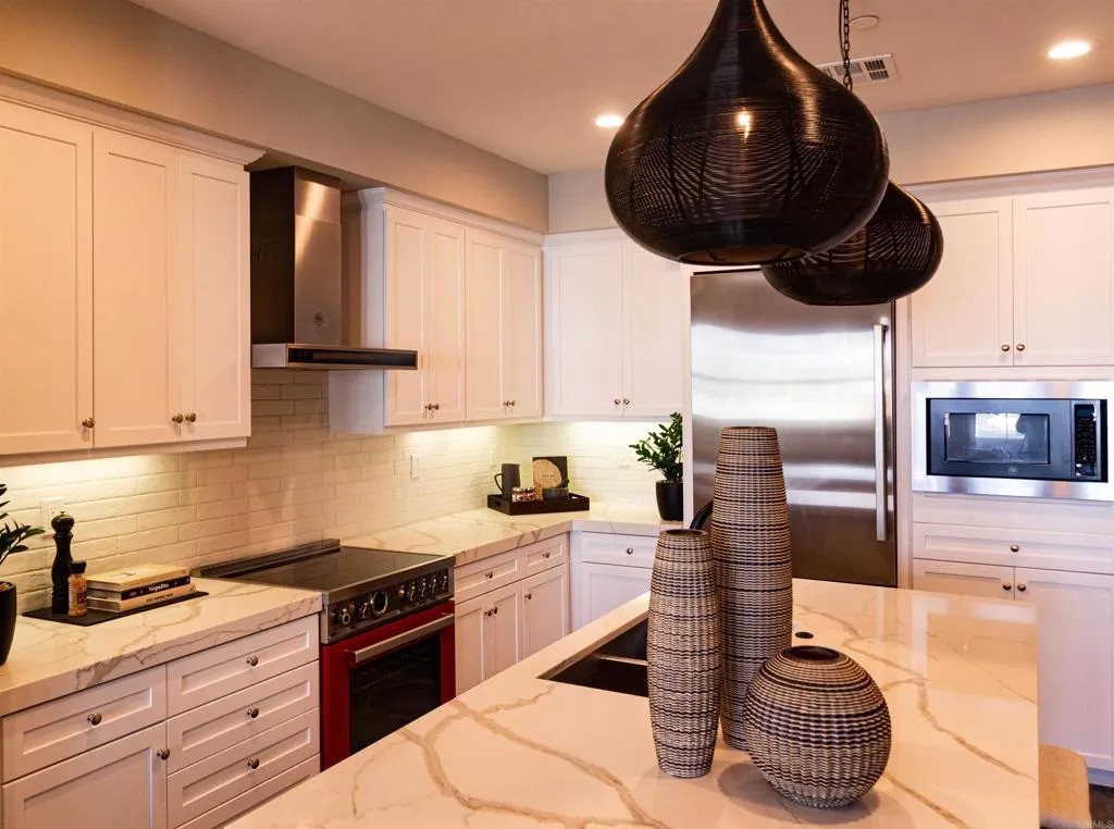 1109 Hibiscus Way