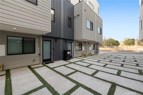 Tiny photo for 11324 W Raitt Lane, North Hollywood, CA 91606 (MLS # PF25248187)