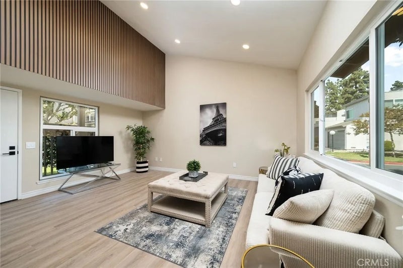 376 N Via Marsala