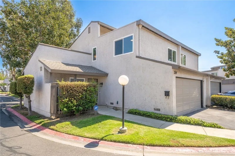 376 N Via Marsala