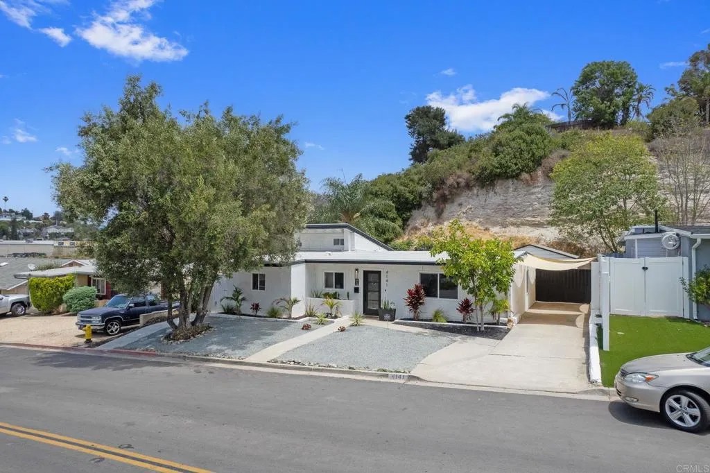 4141 ROLANDO BLVD