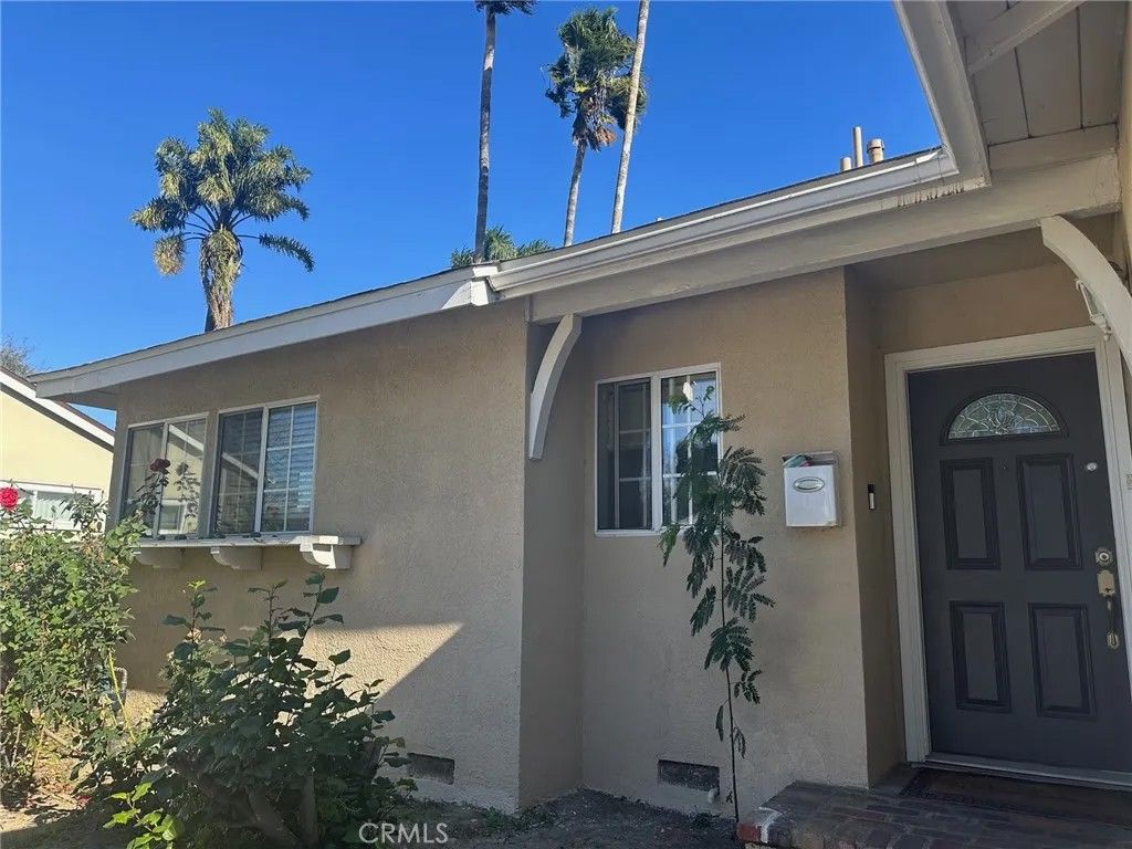 Photo of 7754 Loma Verde, Canoga Park, CA 91304 (MLS # SR26010907)