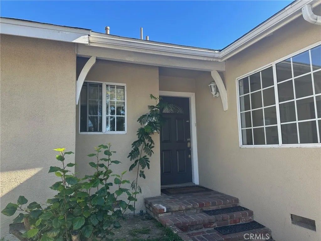 Photo of 7754 Loma Verde, Canoga Park, CA 91304 (MLS # SR26010907)