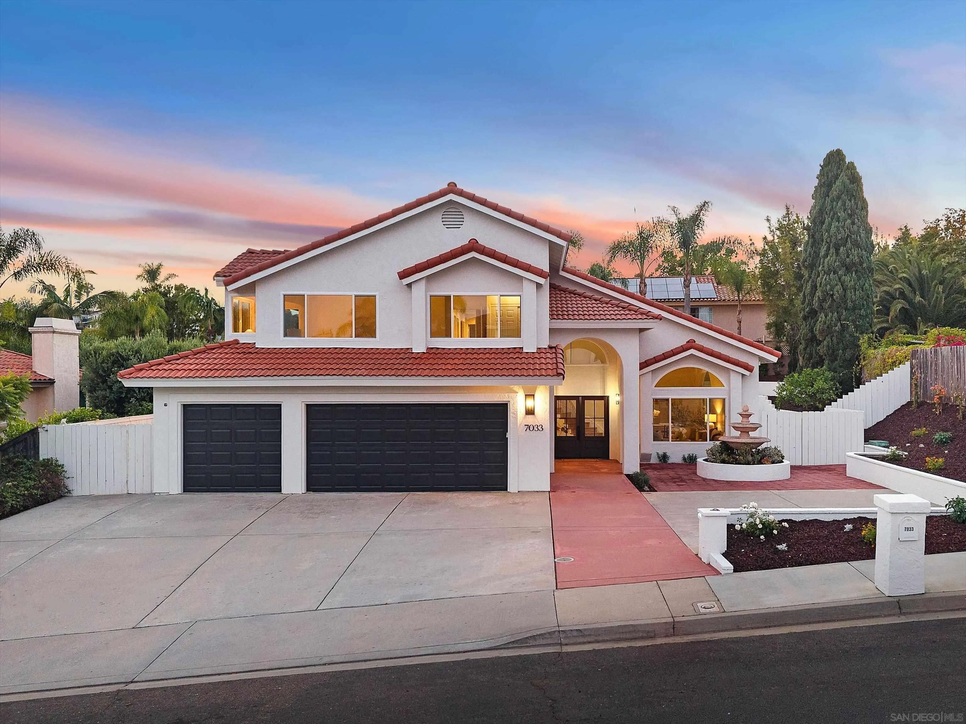 7033 El Fuerte St