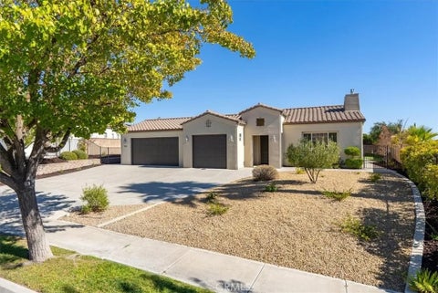 Photo of 904 Salida Del Sol DR, Paso Robles, CA 93446 (MLS # NS26205698)