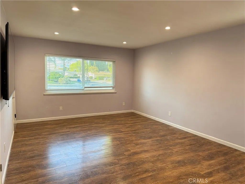 Photo of 22908 Lull St, Canoga Park, CA 91304 (MLS # SR26083438)