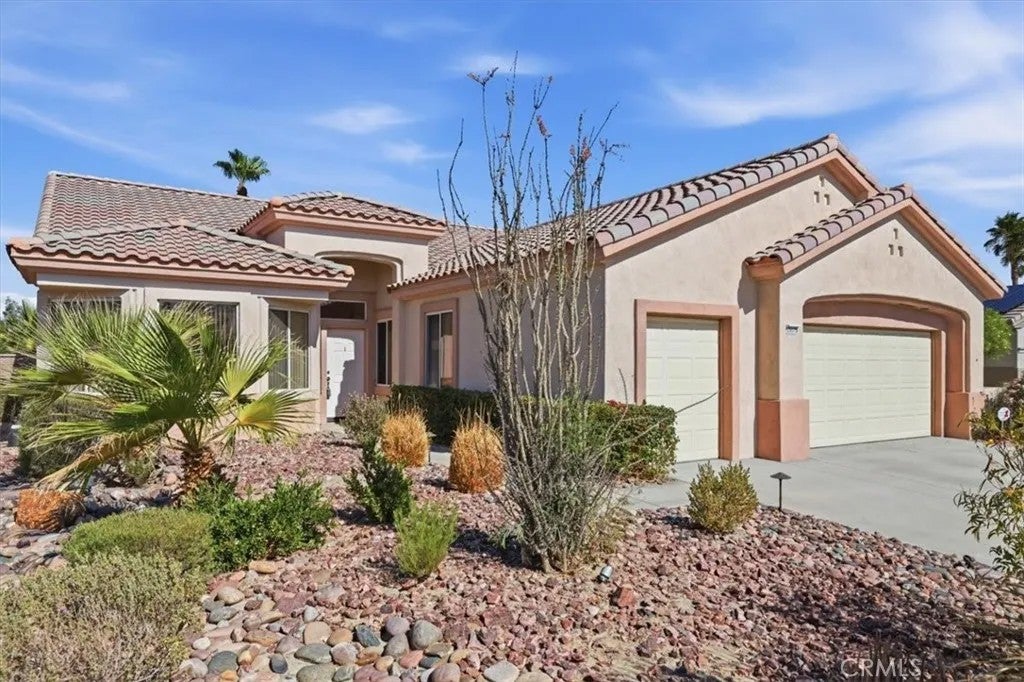Photo of 39375 Falconwood Court, Palm Desert, CA 92211 (MLS # IV26126751)