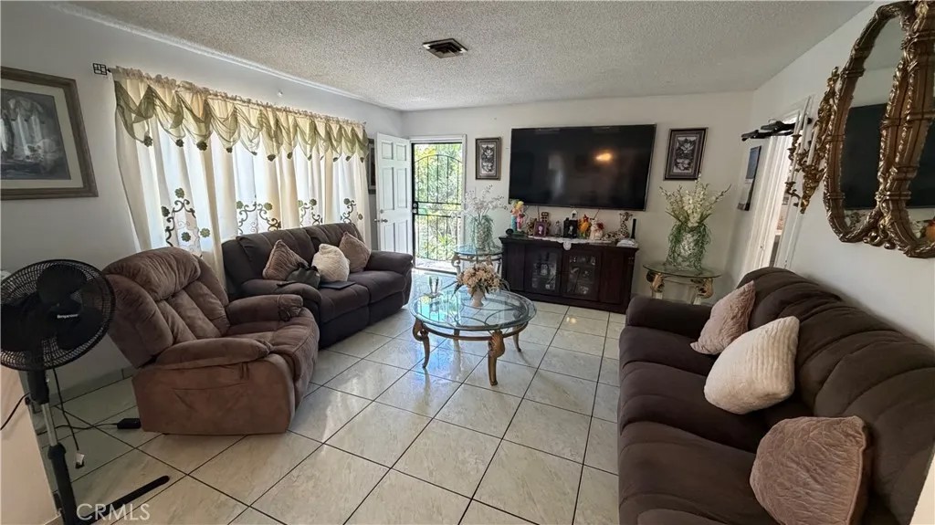 48 Paradise South