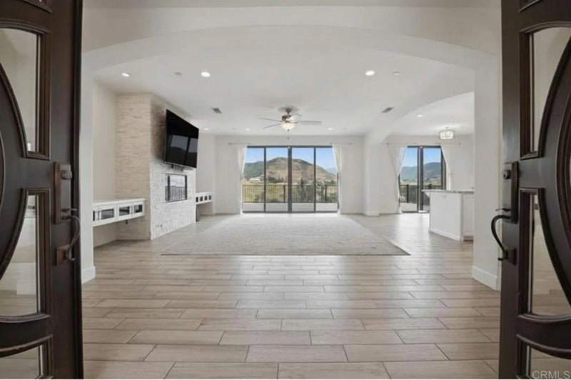 1910 Harbison Canyon Rd