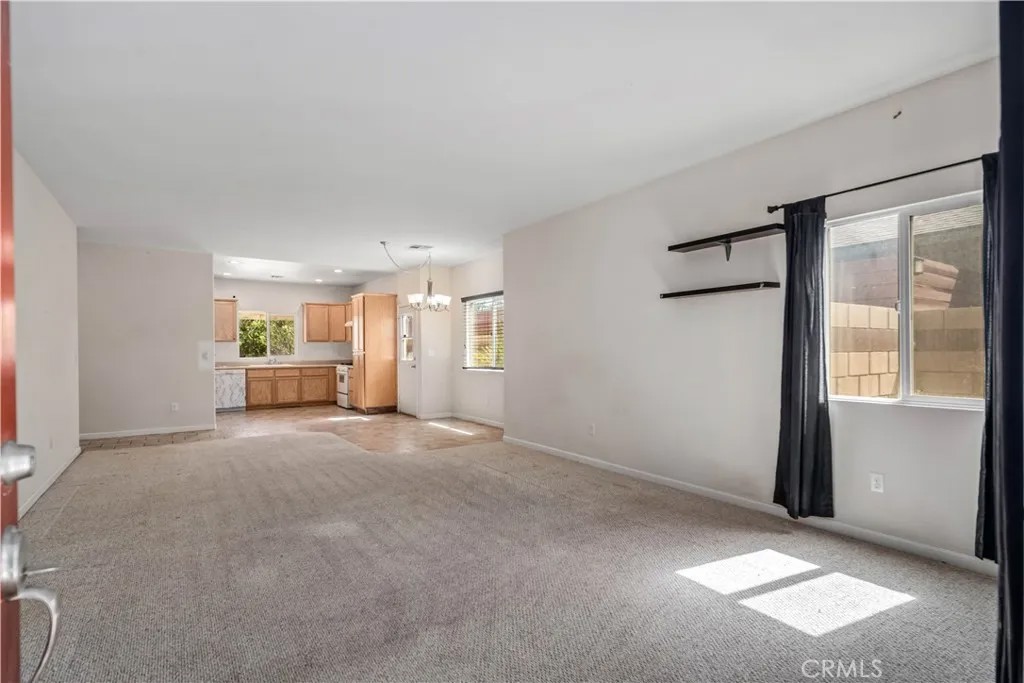 1315 W Avenue I