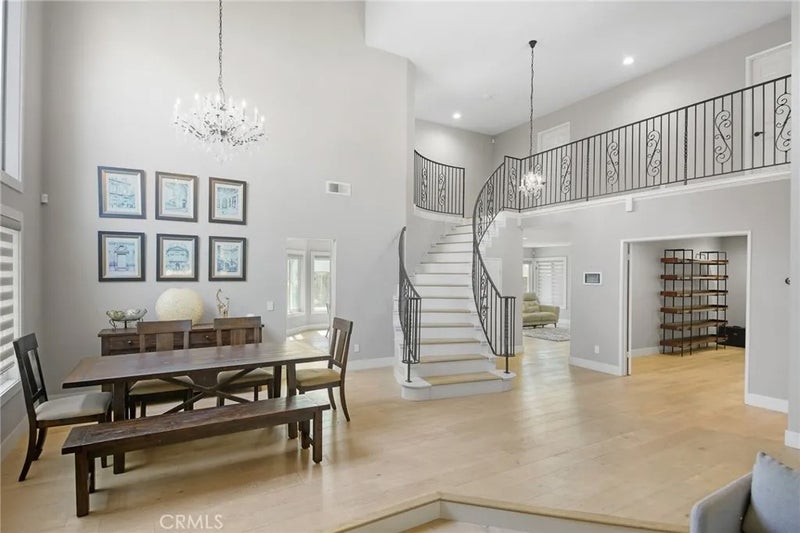 2106 Greenwood Court
