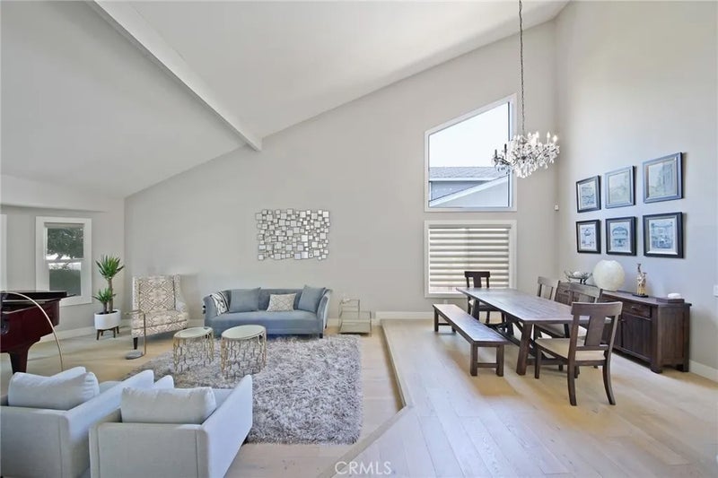 2106 Greenwood Court