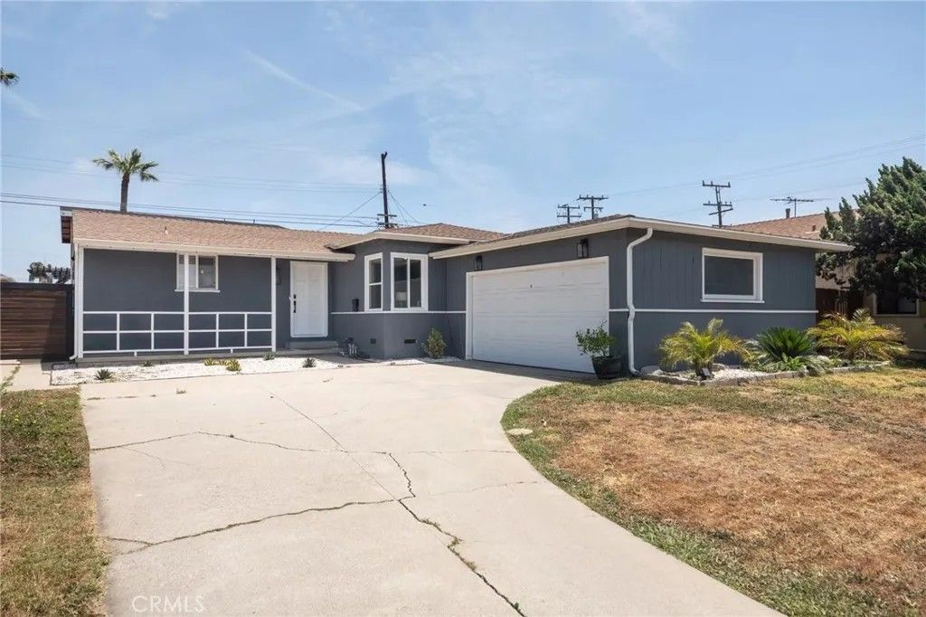 Photo of 13120 Purche Avenue, Gardena, CA 90249 (MLS # DW25282138)