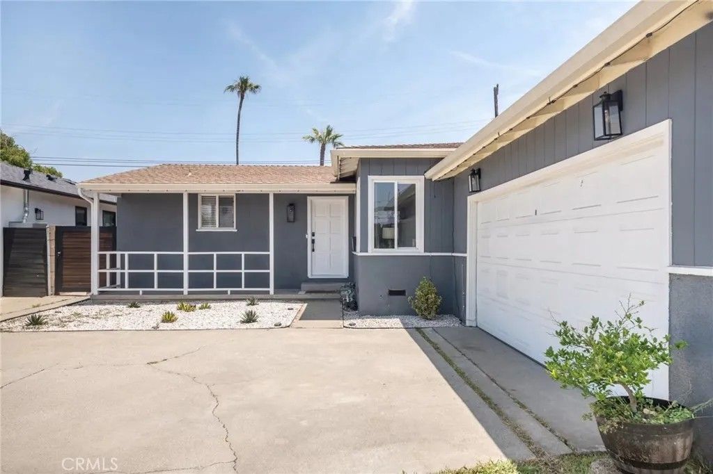 Photo of 13120 Purche Avenue, Gardena, CA 90249 (MLS # DW25282138)