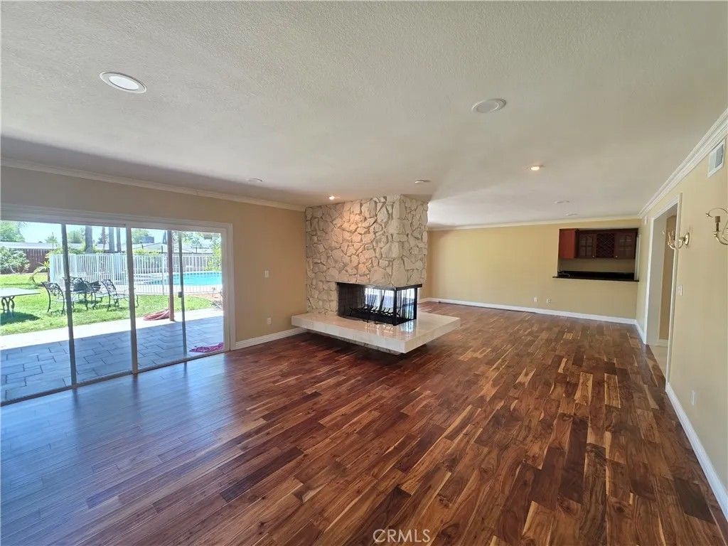 Photo of 19022 Merridy St, Northridge, CA 91324 (MLS # SR26085450)