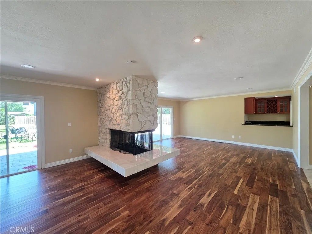 Photo of 19022 Merridy St, Northridge, CA 91324 (MLS # SR26085450)