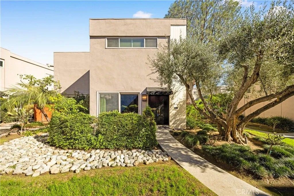 Photo of 573 Fairview Avenue, Arcadia, CA 91007 (MLS # WS26026708)